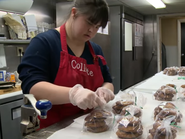 Collette Divitto oznacza opakowanie na ciasteczkach