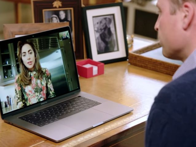 Książę William rozmawia z Lady Gagą internet, widząc ją w monitorze