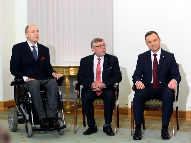 Od lewej: prezes Integracji Piotr Pawłowski, prof. Tadeusz Markowski z Towarzystwa Urbanistów Polskich oraz Prezydent Andrzej Duda