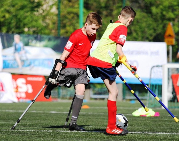 Trening pokazowy dzieci z Akademii Amp Futbol Varsovia