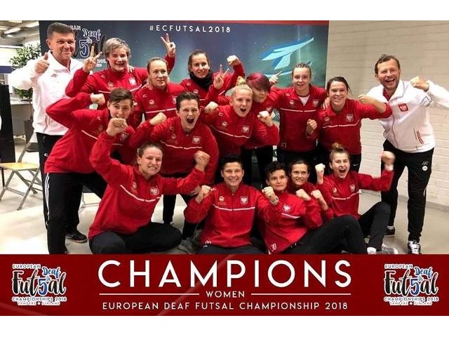 Szczęśliwe dziewczyny, reprezentacja Polski z Pucharem Mistrzów Europy w Futsalu
