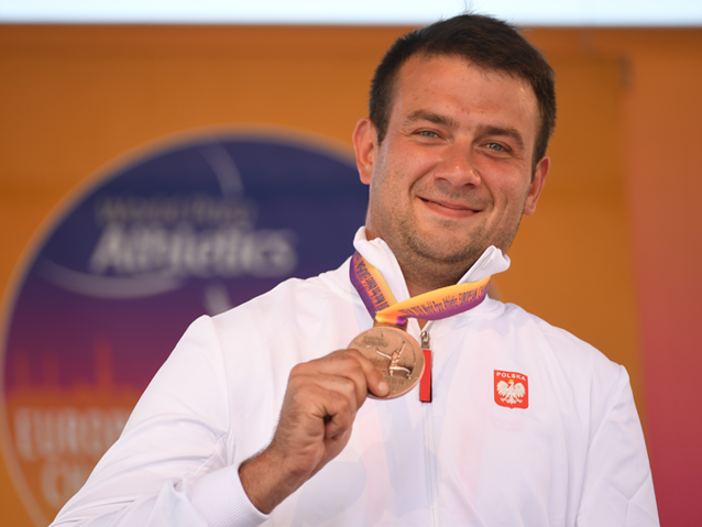 Michał Głąb z medalem