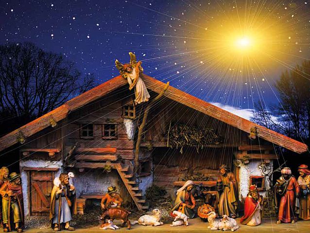 Obraz przedstawia stajenkę z małym Jezusem, Marią, Józefem, trzema królami, pasterzami. Nad nimi anioł i jaśniejąca gwiazda