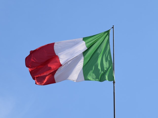 flaga włoch trzy kolory zielony biały czerwony